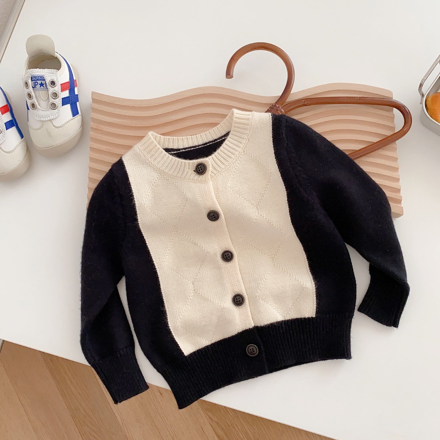 Toddler Girls Knit Warm Sweater Crew Neck Black and White Color
