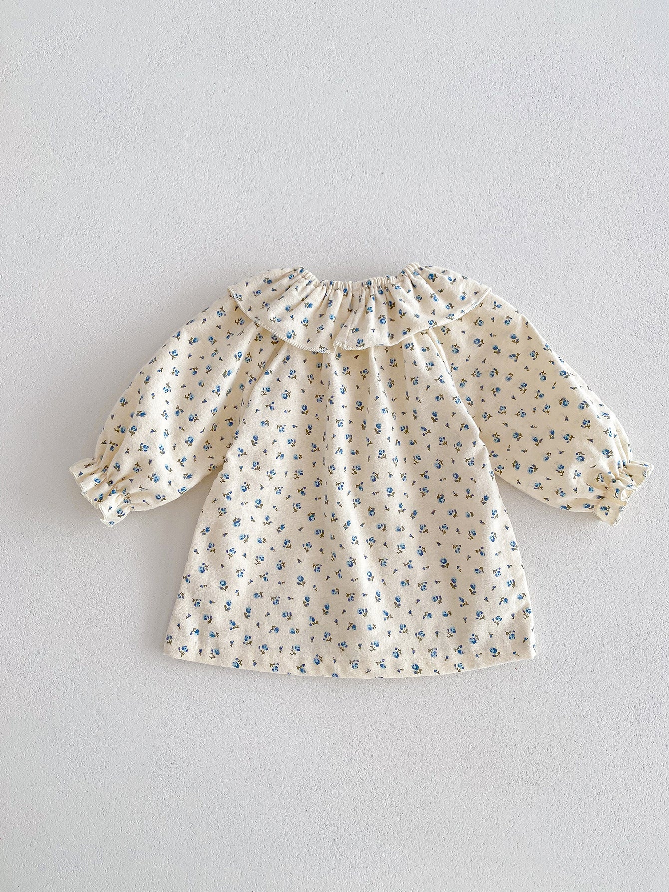 Robe fleurie de printemps pour bébé fille