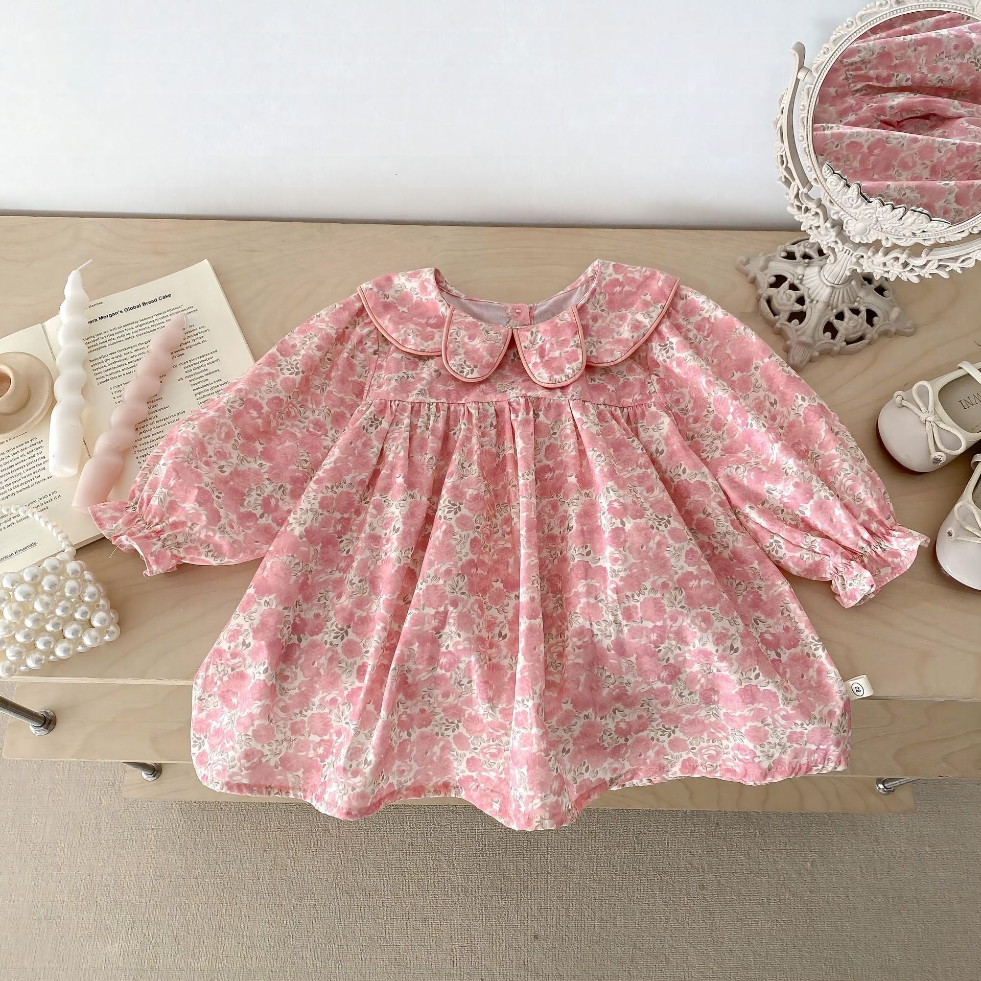 Robe fleurie de printemps pour bébé fille