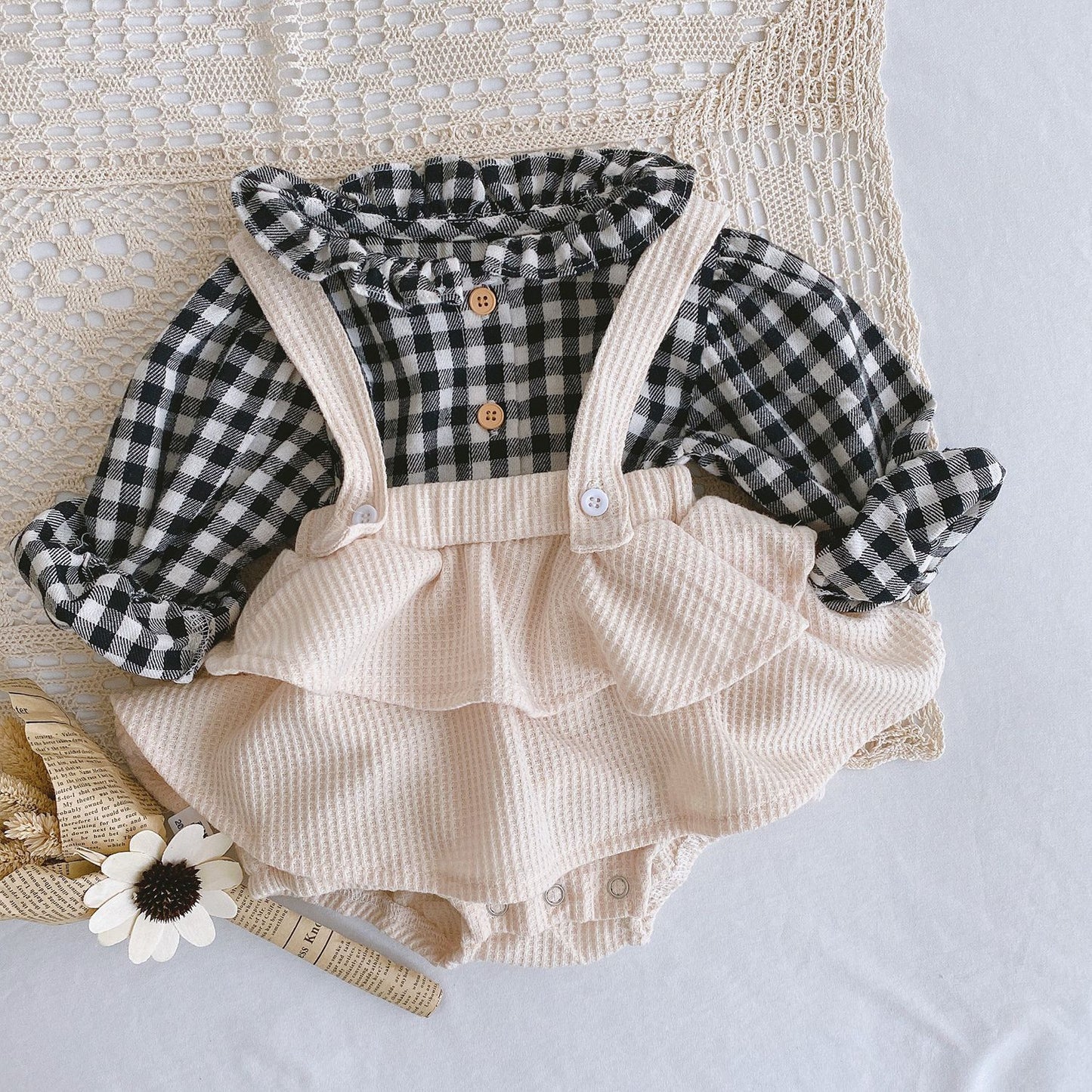 Baby spring clothes strap romper
